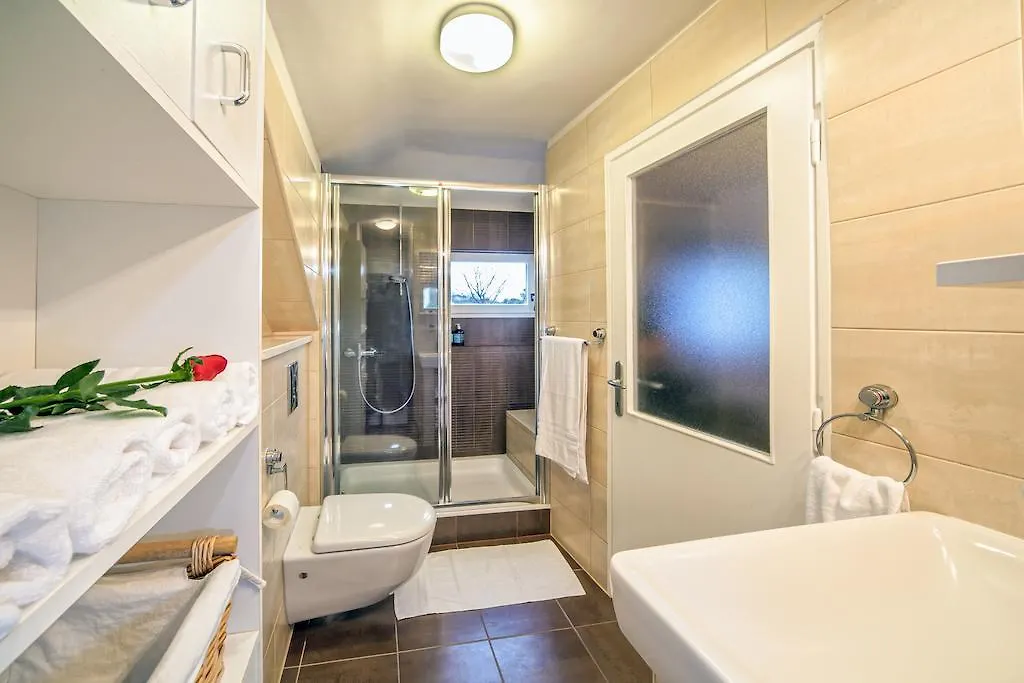 Apartment Bacvice Holiday With Free Parking Split