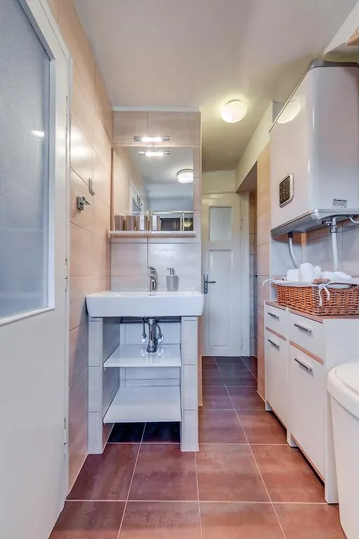 Apartment Bacvice Holiday With Free Parking Split 0*,