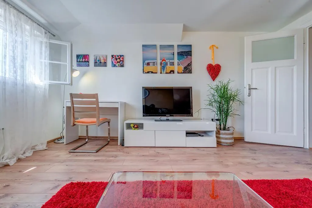Apartment Bacvice Holiday With Free Parking Split